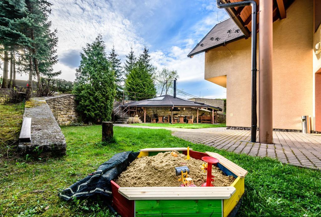 Vila Michal Bešeňová エクステリア 写真